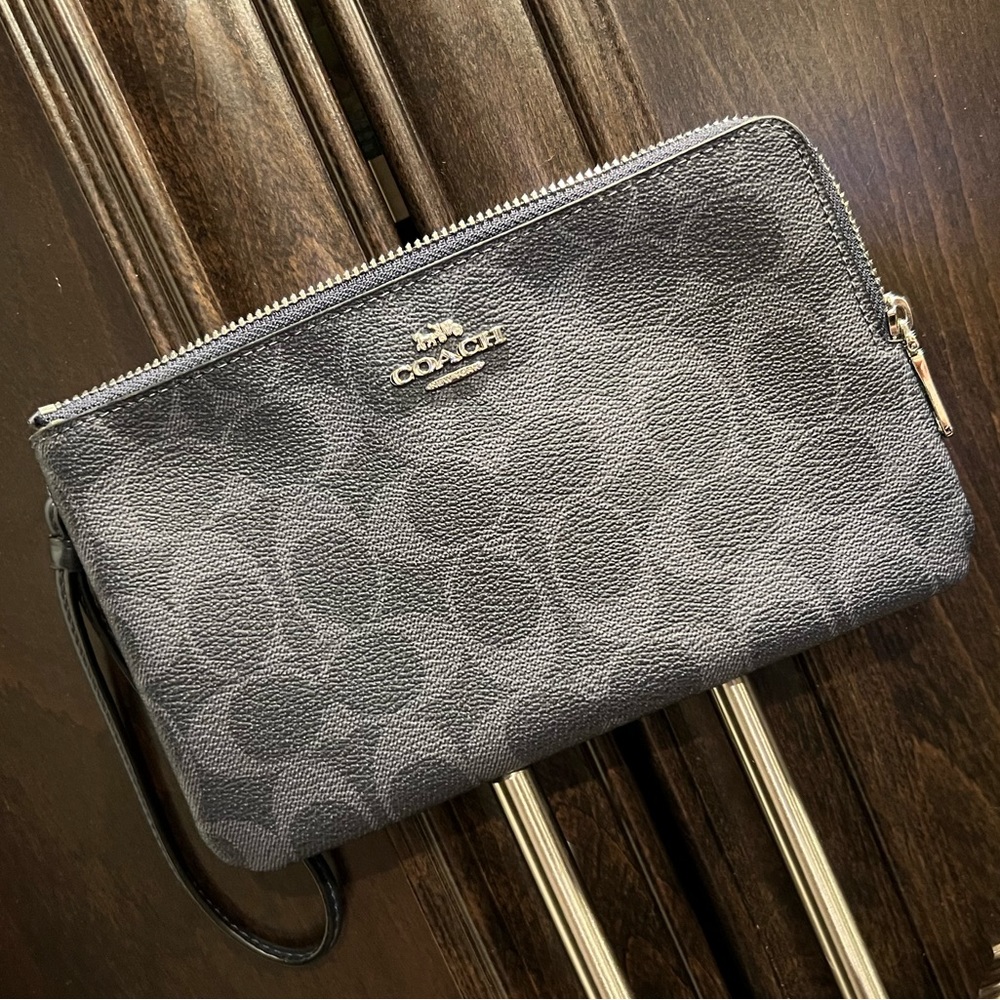 Coach Double Zip wristlet - Picture 2 of 8